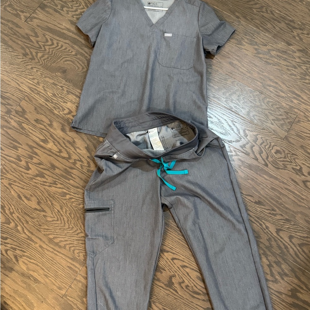 Figs Gray Scrub Pants with Teal Accent